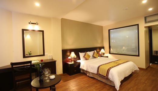 Bán Khách Sạn Cao Cấp Mt Lý Tự Trọng, P. Bến Thành, Q. 1, Dt: 4X20M, 7 Lầu. Giá 54 Tỷ.