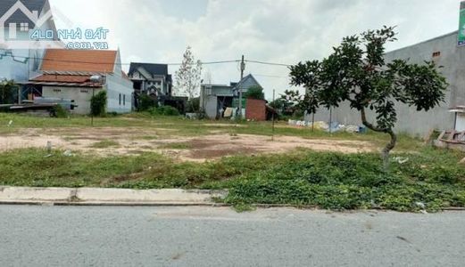 Cần Bán Gấp 435M2 Đất Thổ Cư Giá 890 Triệu Thổ Cư 100% Ngay Mặt Tiền Chợ