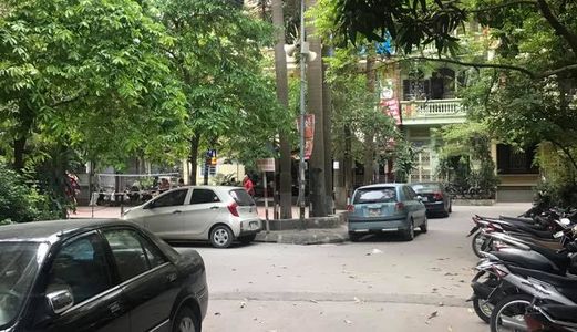 Bán Nhà Phố Ngụy Như Kon Tum, 70M2* 5 Tầng. 11.2 Tỷ.