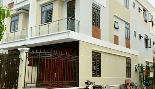 Nhà Phố Mới 190m2 Sân Ô Tô – 4 P Ngủ - Thiết Kế Châu Âu – Sang Trọng Ánh Sáng Tự Nhiên