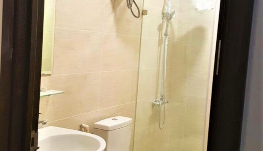 Hưng Phát Silver Star Cho Thuê 2 Phòng Ngủ, Dính Tường