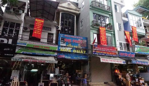 Mặt Bằng Kinh Doanh Dt:80Mx2T. Đê La Thành.Giá: 30Tr