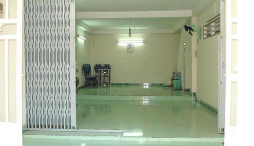 Cho Thuê Mặt Bằng Đường Nội Bộ Xe Hơi Tại Xvnt, P 25, Bình Thạnh