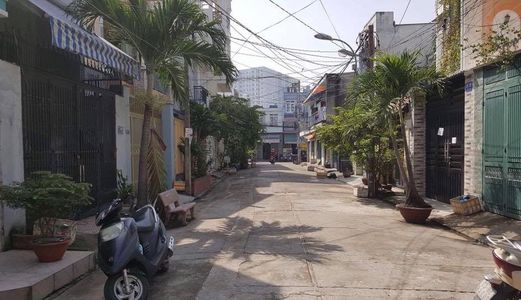 Nhà Hẻm Xe Hơi 8m Bình Tân, 4x8, 2 Lầu, Gần Ngã Tư Bốn Xã, Giáp Tân Phú, Giá Rẻ Nhất Khu Vực