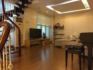 Bán Gấp Nhà Đẹp Kv Hồ Tùng Mậu, Lô Góc, 46m2, Ô Tô Cách 8m, Nhỉnh 4 Tỷ.