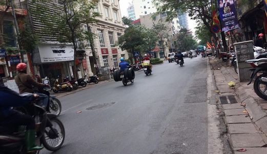 Bán Nhà Mặt Phố Hàng Chiếu, Hoàn Kiếm Dt 50M2, 3 Tầng, Giá 34.5 Tỷ.