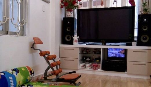 Nhà Nguyễn Khoái, 40m2, Ô Tô Đỗ Cửa, Nở Hậu, Giá Chỉ 1.2 Tỷ