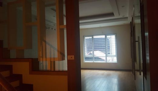 Bán Nhà Phân Lô Phố Nguyên Hồng Quận Đống Đa, 50M2, 5 Tầng Mới Đẹp, Ngõ Ô Tô-Kinh Doanh, 11.6 Tỷ.