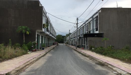 Cần Bán Lô Đất Mặt Tiền Tỉnh Lộ 8, Dt 115M2, Giá 330Tr, Shr.