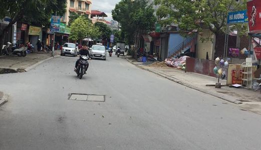 Gia Đình Vỡ Nợ Cần Bán Gấp Dãy Nhà Cấp 4 Ở Mặt Chục Đào Nguyên-Trâu Quỳ-Gia Lâm. Lh:0976955619