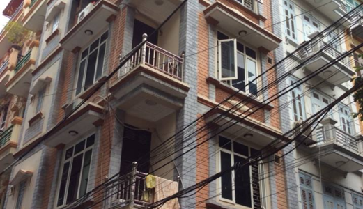 Nhà Đẹp Lạc Trung Phân Lô Ô Tô Tránh, Lô Góc 35m2 5 Tầng Giá 4.3 Tỷ !