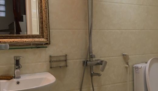 Bán Nhà 6.1 Tỷ Ngõ Phố Kim Mã, Ba Đình 55m2 X 4 Tầng, Cực Đẹp, Cách Phố 1 Nhà