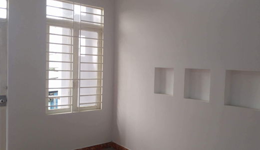 Nhà 2 Lầu,Sân Thg+4Pn (Hẻm Nhựa 8M-585) Htp,quận7