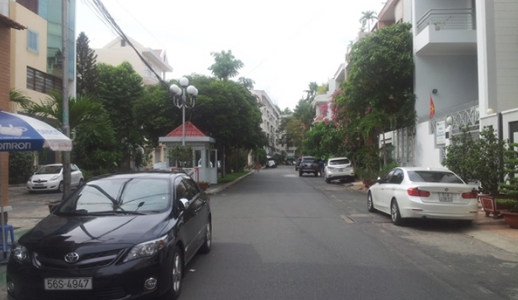 Nhà Mt Lý Văn Phức, P. Tân Định Quận 1, Dt: 4X17M, 3 Lầu, Giá 11.5 Tỷ