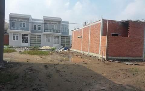 Cần Bán Gấp Lô Đất Giá 9Tr/m2 , Mt Phan Văn Hớn, Ngay Chợ, Ngay Khu Tiện Ích .lh 0932042462