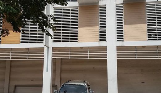 Vợ Chồng Cần Bán Gấp Căn Nhà Phố, Dân Cư Đông, Tiện Kinh Doanh, Shr