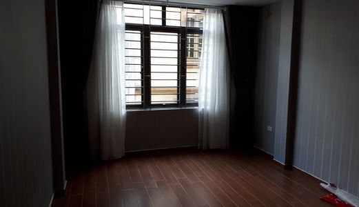 Nhà Đẹp Trí Sang! Nhà Huỳnh Thúc Kháng Đống Đa 40m2 Ô Tô Ở Ngay 4 Tỷ.