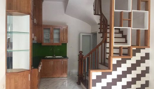 Bán Nhà Phố Cầu Giấy, Quận Cầu Giấy, 32m2, 5 T, Nhà Đẹp, Ô Tô Gần Nhà, 3.7 Tỷ