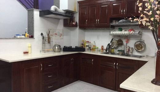 Cho Thuê Nhà Lô Góc Phạm Hữu Lầu, Dt 5X12M. Giá 12 Tr/ Tháng .