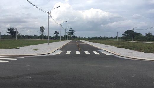   Bán Nhanh Lô Đất Ngay Chợ Long Phước Quận 9. Dt: 52M2. Gía 750Tr.sổ Hồng Riêng.0902.785.587