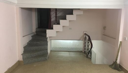 Tết Đến Rồi, Không Mua Nhà Này Thì Mua Nhà Nào, 36M2X5T, Mt4M, Chỉ Có 2.7 Tỷ. Bán Nhà Đường Láng.