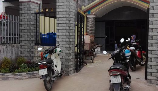 Bán Nhà Riêng Mới Xây Mặt Tiền Đường Xe Hơi Giá 900 Triệu