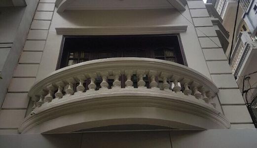 Nhà Mặt Phố - Vỉa Hè Rộng- Dt 23 M2 – Nở Hậu 10Cm – Thụy Khuê, sát Hồ Tây.