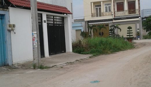 Bán Căn Nhà Cấp 4  Dt 63m2 Gần Chợ Long Trường Quận 9