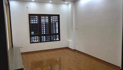 Bán Nhà Ngã Tư Vọng, 5 Tầng, Mới Đẹp, 3.2 Tỷ