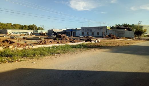 Đất Nền Sổ Hồng Riêng, Mặt Tiền Đối Diện Cổng Chợ Thích Hợp Đầu Tư, Kinh Doanh, 650 Triệu!