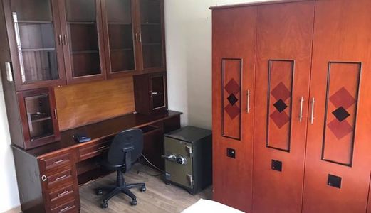 Nhà Rẻ Như Cho: Phố Trạm 50M, Ô Tô, Kinh Doanh, Chỉ 2 Tỷ 300 Triệu.