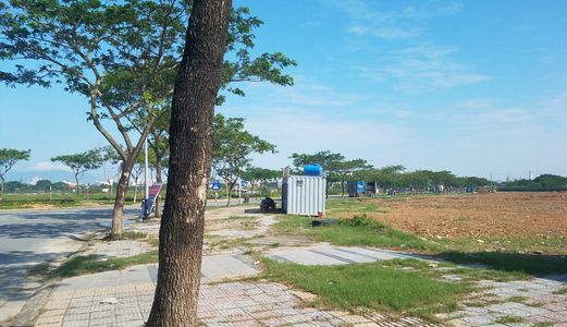 Bán Đất Mặt Tiền Đường Hoàng Thị Loan Và Nguyễn Sinh Sắc. Lh: 0935.655.367