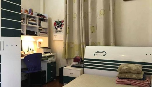 Bán Nhà Ngõ 302 Đường Láng, Đống Đa, 37m, 5 Tầng, Mặt Tiền 5,6m Giá 4.45 Tỷ