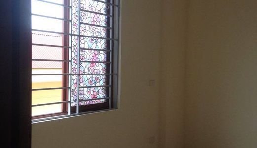 Bán Nhà Lạc Long Quân, 32m2, 5 Tầng, 2.7 Tỷ, Dọn Về Ở Luôn, Ngõ Thông