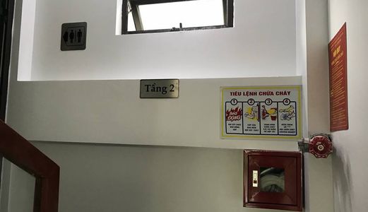 Cách 1 Nhà, Ra Mặt Phố Hoàng Quốc Việt, Nhỉnh 10 Tỷ, Ga Ra