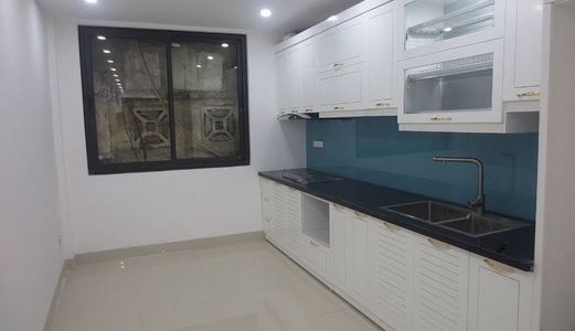 Bán Nhà Tôn Thất Tùng Đống Đa 40M 5 Tầng 4.35 Tỷ Khu P.Lô Yên Tĩnh Ở Ngay.