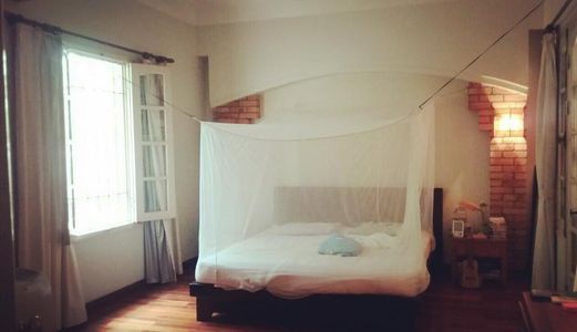 Bán Gấp Nhà Mặt Phố Linh Lang Quận Ba Đình, 50Mx5T, Vĩa Hè Gần 4M, Kinh Doanh Tốt, 10.6 Tỷ.