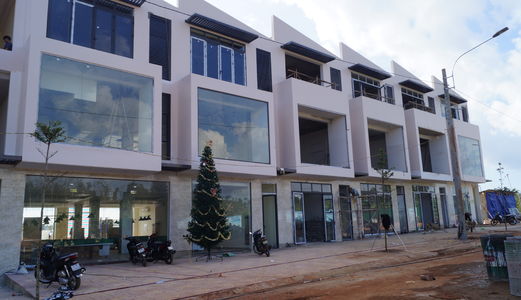 Sở Hữu Ngay Đất Thổ Cư 100% Cạnh Khu Vui Chơi Ẩm Thực Buôn Hồ