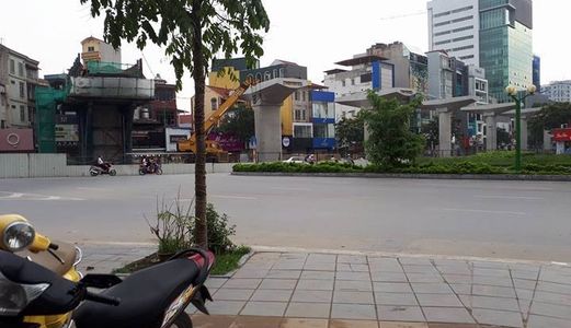 Mặt Phố Ở Cầu Giấy 30m2, Vỉa Hè Siêu Rộng, Chỉ 9.4 Tỷ