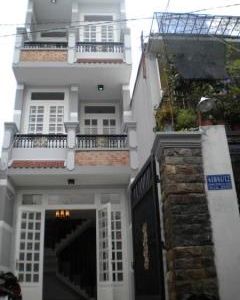 Cần Tiền Bán Gấp Nhà 2 Lầu, Sổ Riêng, Thương Lượng, Hóc Môn