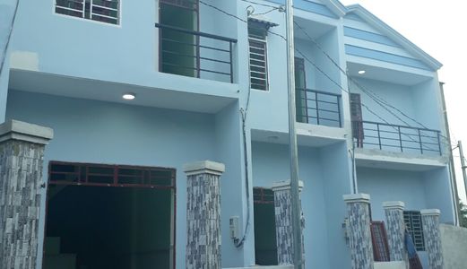 Nhà 1 Lầu 1 Trệt Mới Xây Shr Tc 100% Giá 900Tr Đường Hẻm Thông