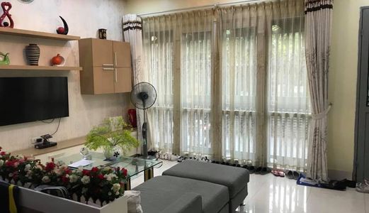 Đẹp Long Lanh-Thang Máy-Nội Thất Hiện Đại- Kinh Doanh:trung Kính Cầu Giấy.