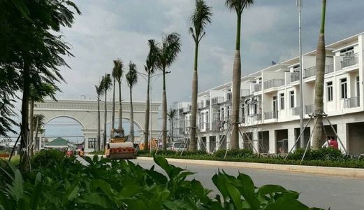 Nhà Mặt Tiền Phan Văn Hớn 1 Trệt 2 Lầu, 3 Pn, Shr, Giá 950 Tr, Trả Góp 18 Tháng 0 Ls. Lh: 0933367703