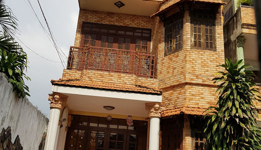 Biệt Thự 1 Trệt 2 Lầu, Thiết Kế Kiểu Cổ Điển Nằm Ngay Mặt Tiền Lê Văn Chí Dt 373.8M2 Giá 11 Tỷ