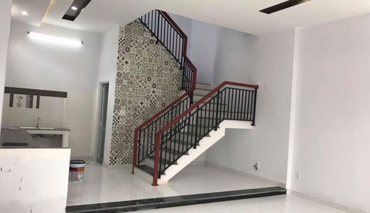 Cần Bán Nhà 2, 5 Tầng Đẹp, Nhà 2 Mặt Kiệt Ô Tô, Đường Núi Thanh 