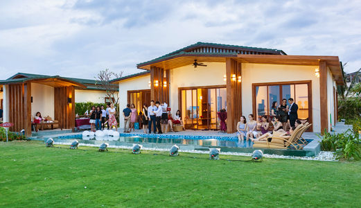 Bán Biệt Thự 551M2, 1 Tầng 3 Ngủ 100% View Biển, Để Ở /cho Thuê 205 Triệu/tháng. 0917183396