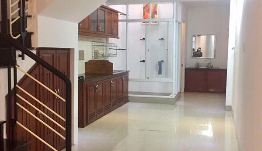Cần Bán Nhà 2 Tầng Đẹp Trung Tâm . Đường Hoàng Diệu