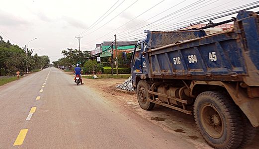 Đất Bình Chánh 325 M2 (8X 30 M) Tc, Mt Bờ Kinh T14, Giá Bèo