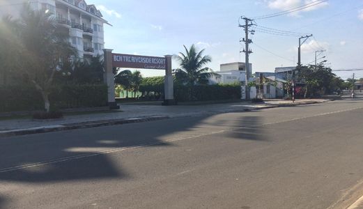 Bán Lô Đất+Nhà  Gần 1000M2  Đường Hùng Vương. Gần Cầu Bến Tre 2, Sổ Riêng