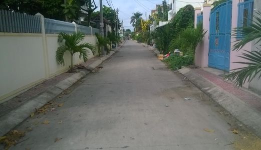 Bán 90M2 Đất Thổ Cư, Shr, Hướng Tây Bắc Thuộc Làng Đh B Với Giá 3,9 Tỷ 